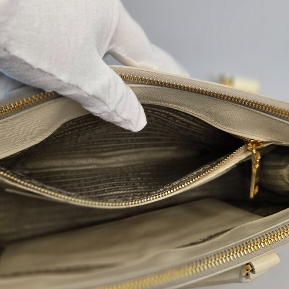 Prada Galleria MM Off-White Saffiano Leather Tote | Strap + Entrupy | Rank A - Picture 15 of 16